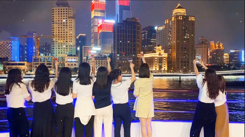 浦江夜览 甲板酒会